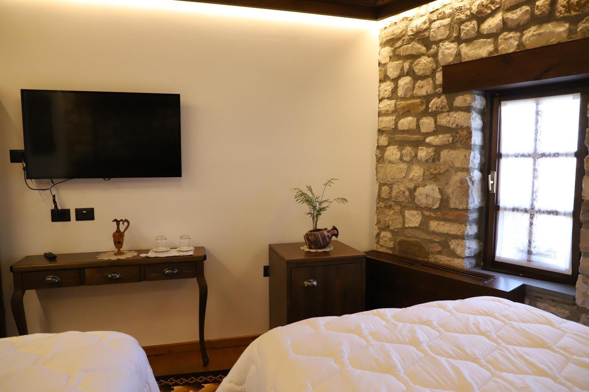 Villa Oda Tomori Berat Exterior photo