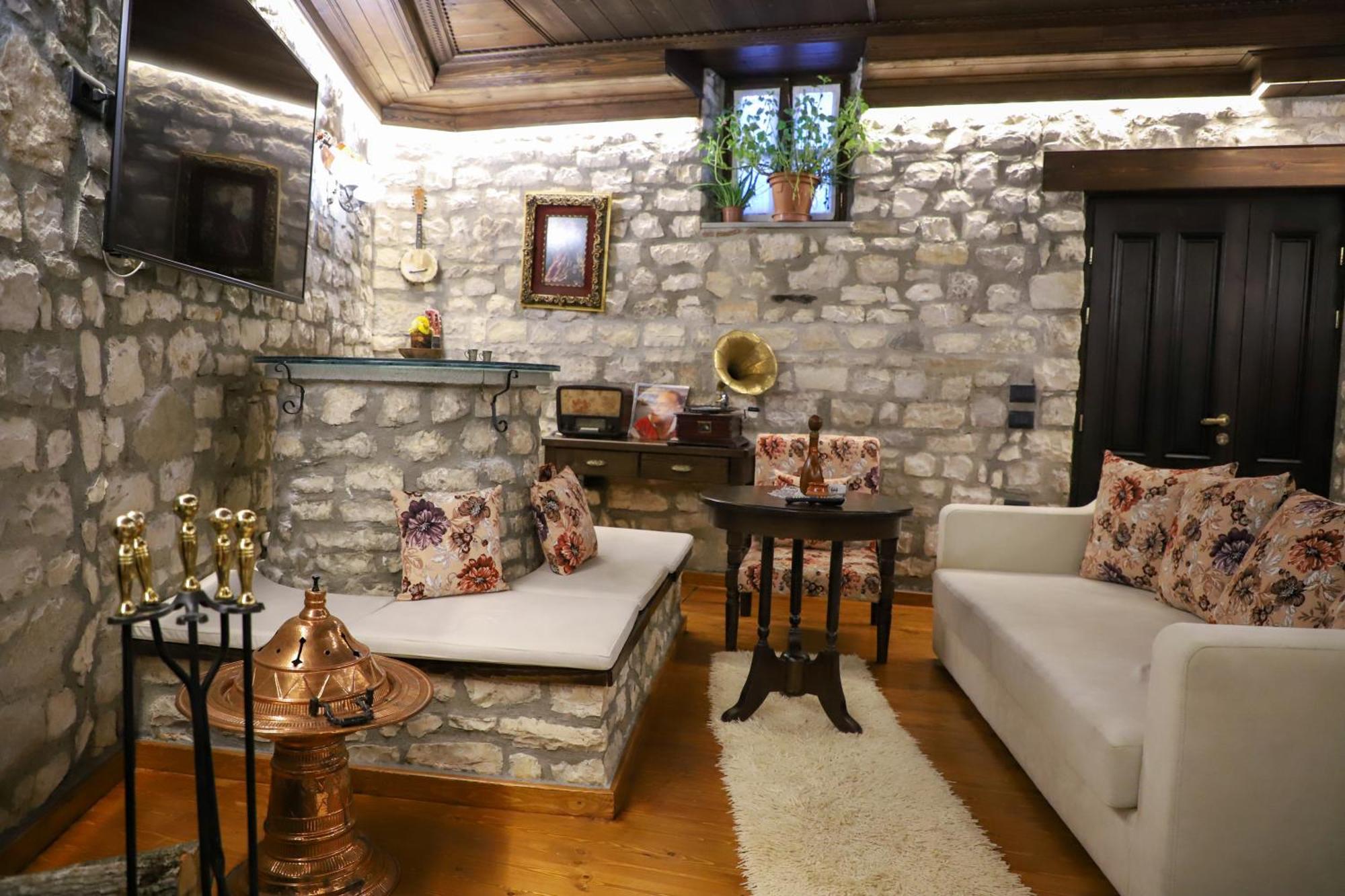 Villa Oda Tomori Berat Exterior photo