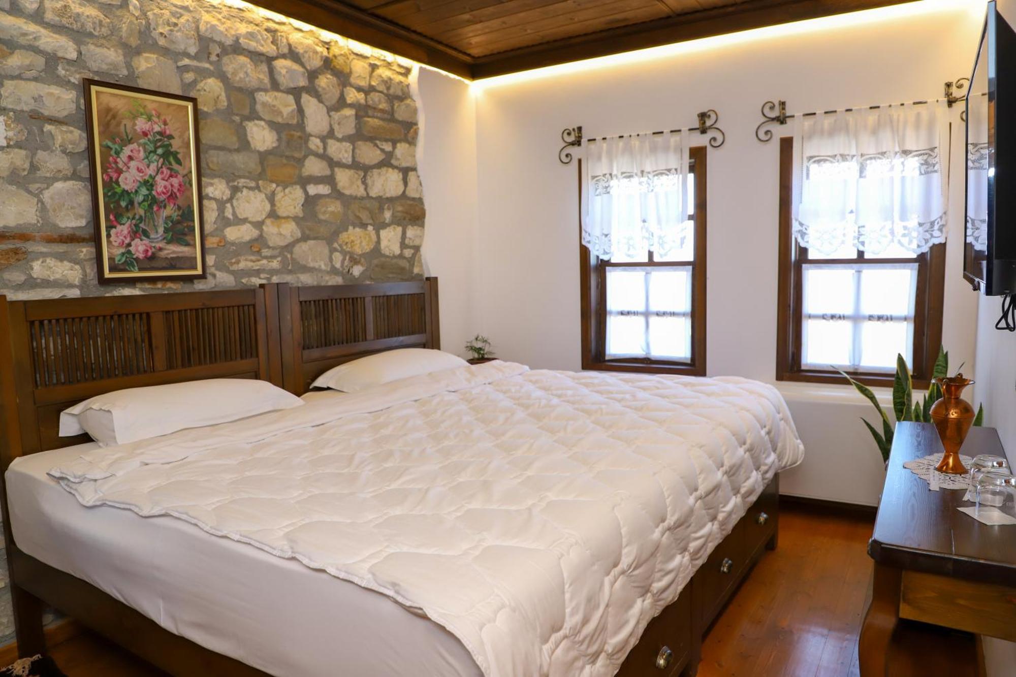 Villa Oda Tomori Berat Exterior photo