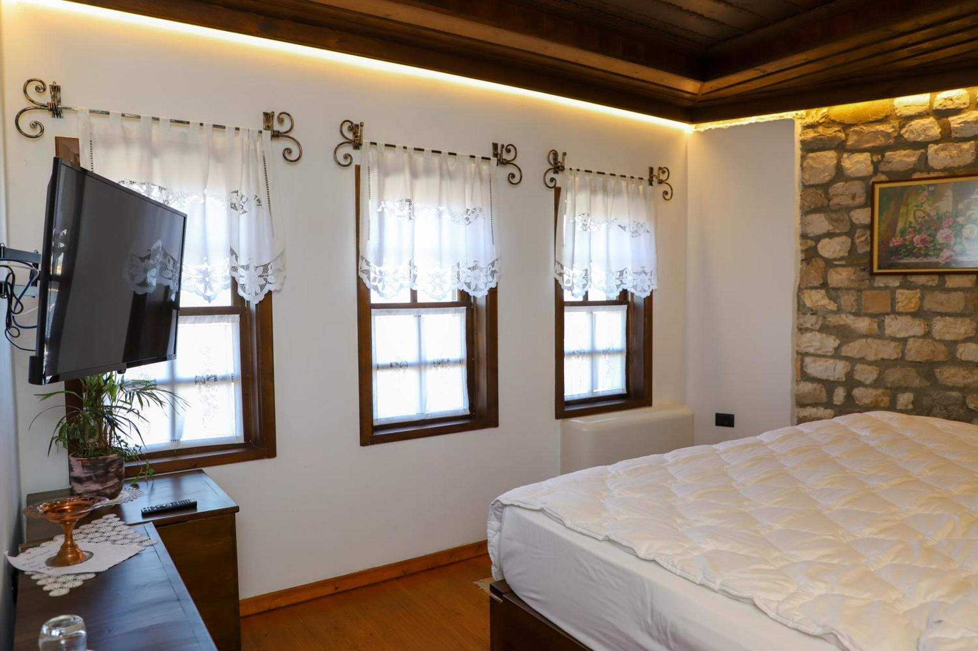 Villa Oda Tomori Berat Exterior photo